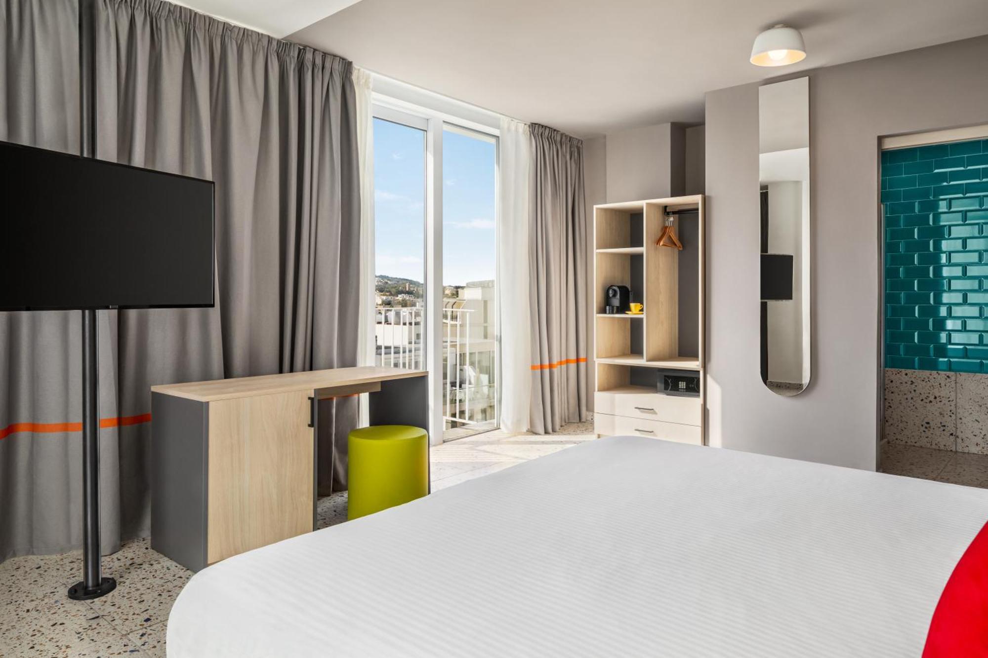 Quadro Hotel, Trademark Collection By Wyndham St. Julian's Exteriör bild