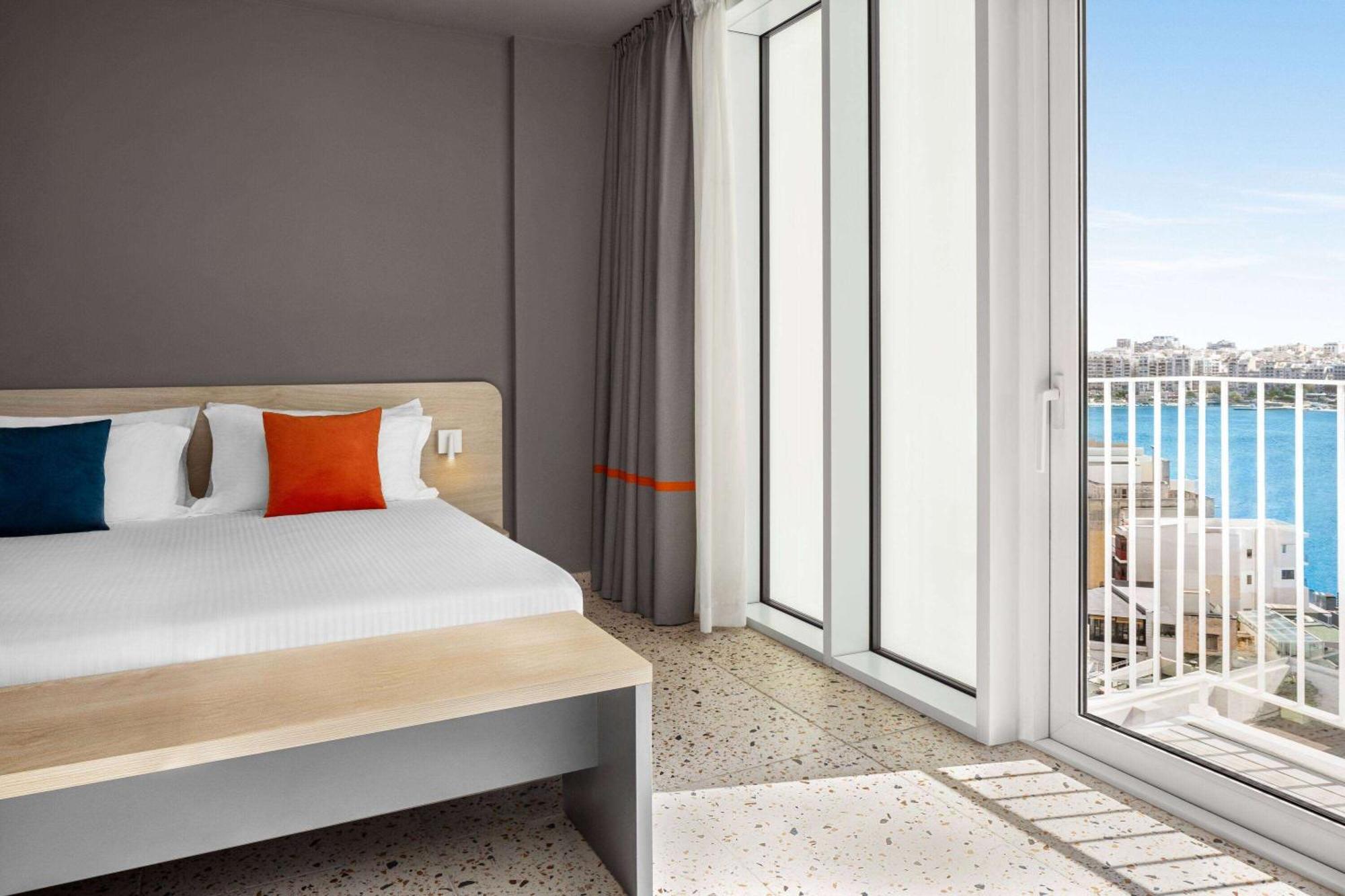 Quadro Hotel, Trademark Collection By Wyndham St. Julian's Exteriör bild