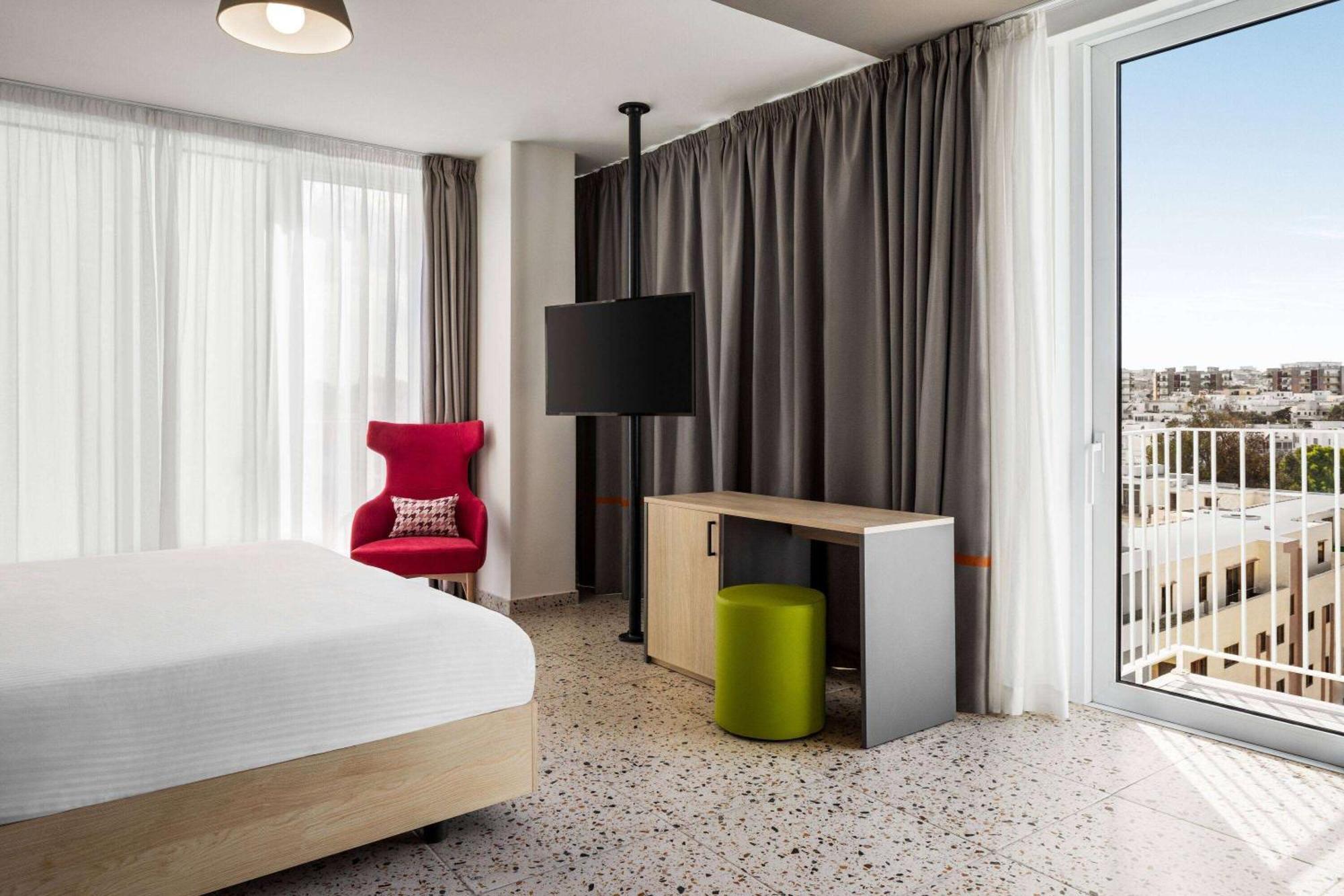 Quadro Hotel, Trademark Collection By Wyndham St. Julian's Exteriör bild
