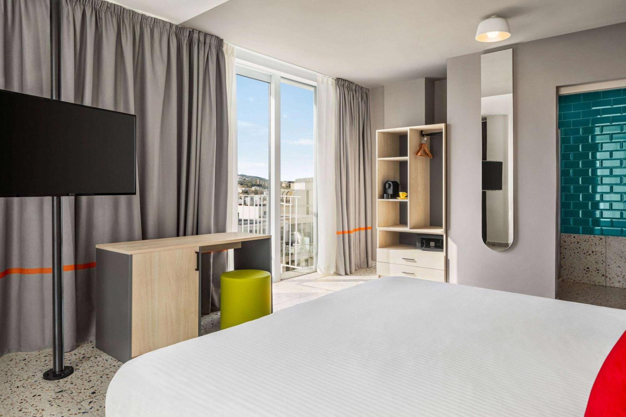 Quadro Hotel, Trademark Collection By Wyndham St. Julian's Exteriör bild